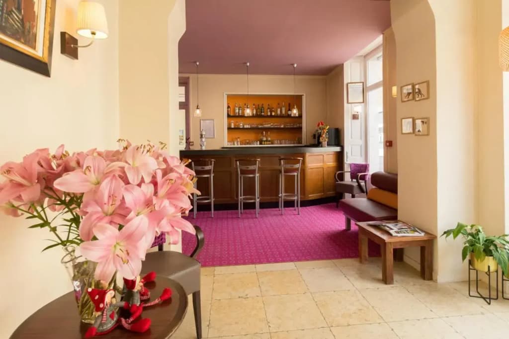 Logis Hôtel Le Vert Galant - Photo 1