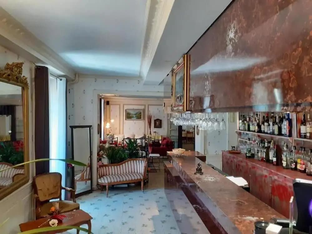 Hotel L Aigle d Or - Photo 2