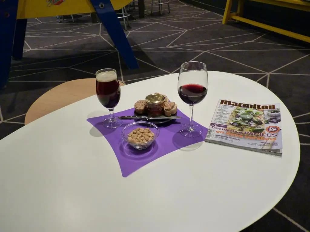 ibis Styles Roanne Centre Gare - Miniature 8