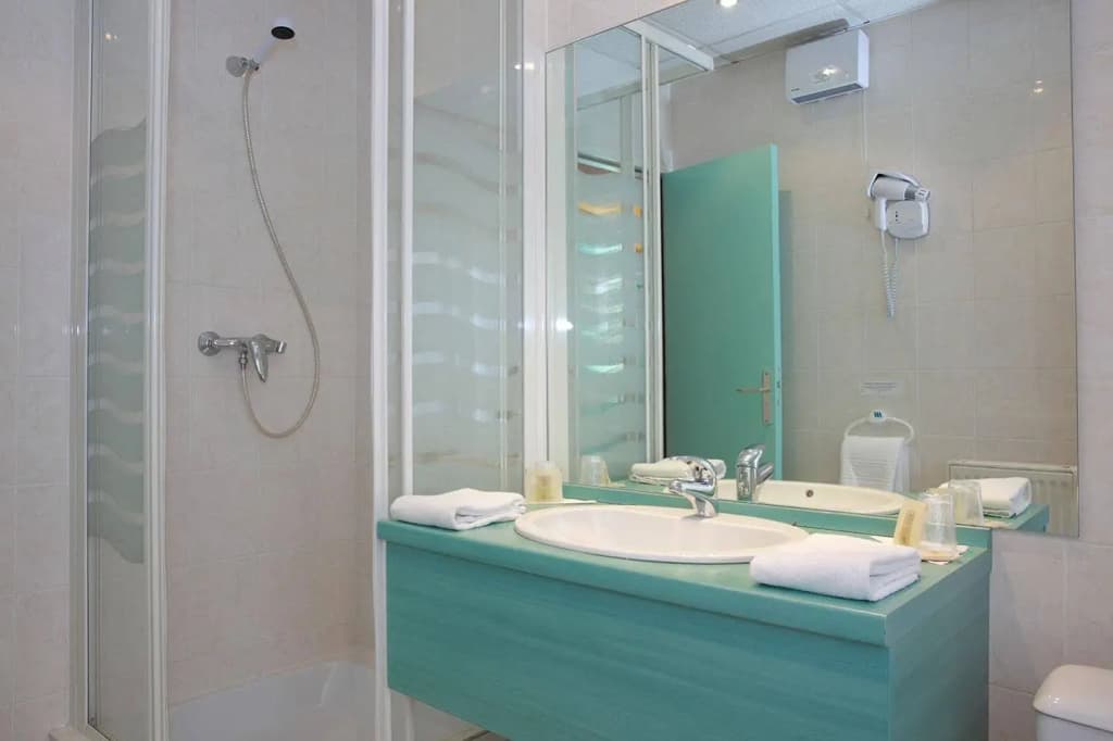 Hotel Escurial - Photo 5