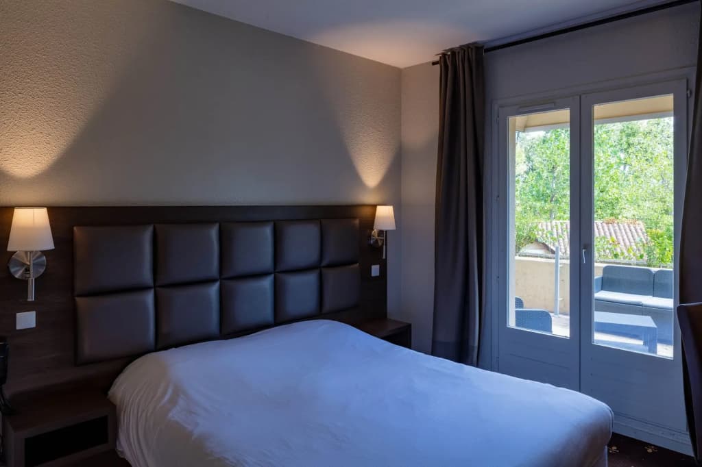 Logis Hotel Noemys Morgon - Photo 3