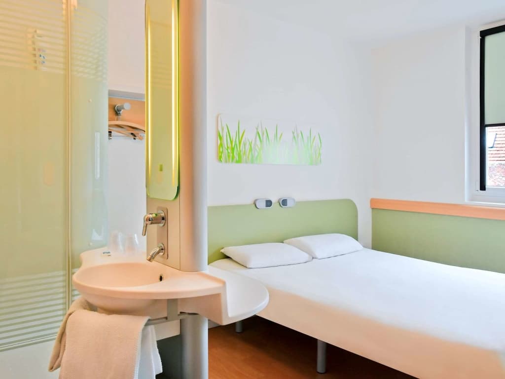 ibis budget Nimes Centre Gare - Photo 3