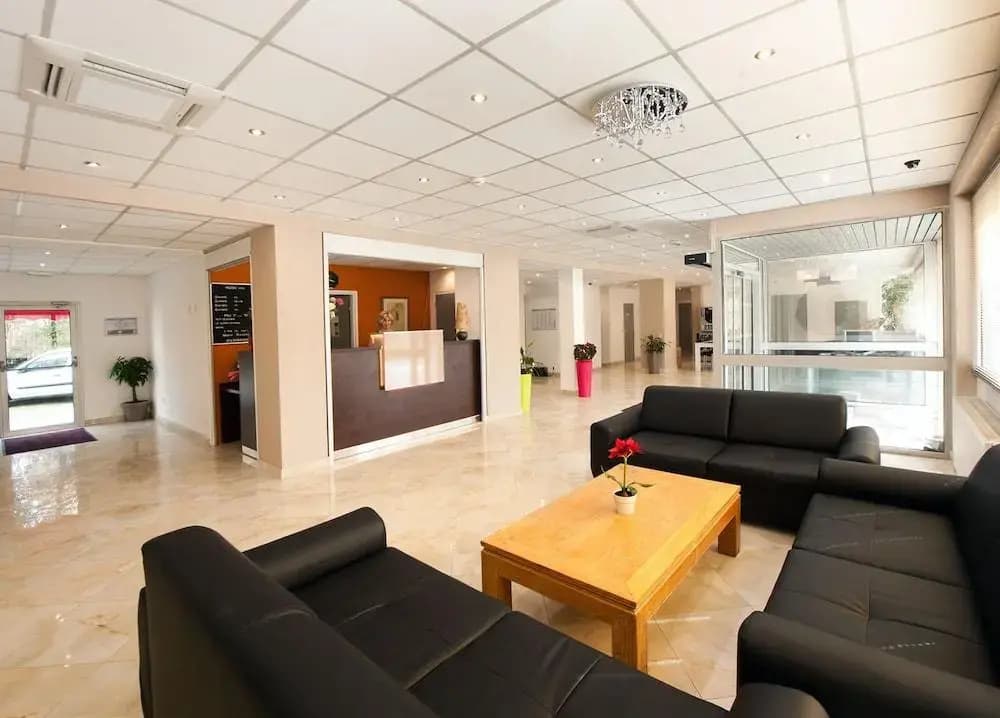 Hotel Milton (ex Gis Hotel) - Photo 2
