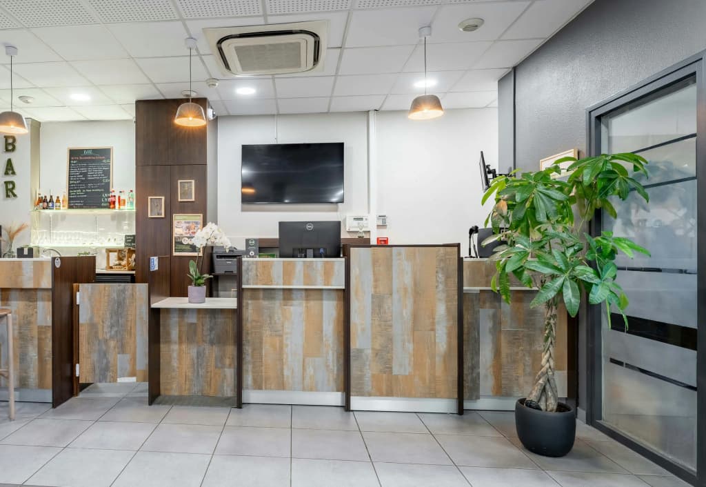 B&B HOTEL Maubeuge Louvroil - Photo 2