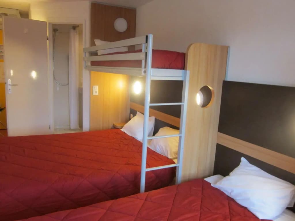 Hotel Premiere Classe Bayeux - Photo 3