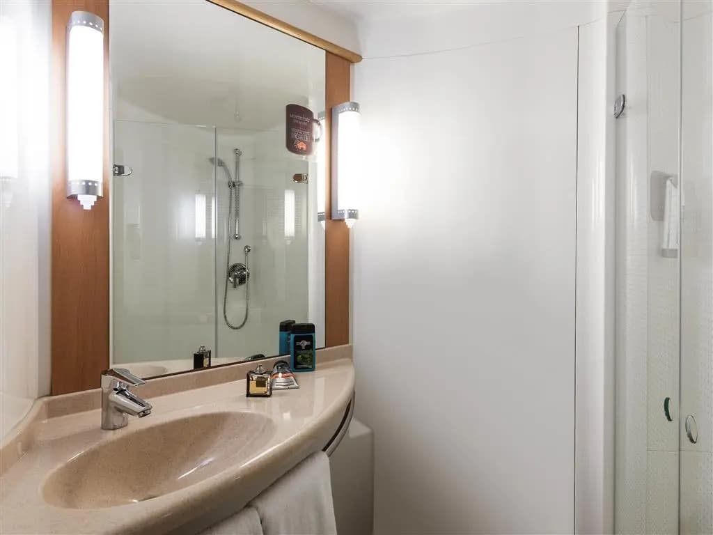 ibis Montbeliard - Miniature 7