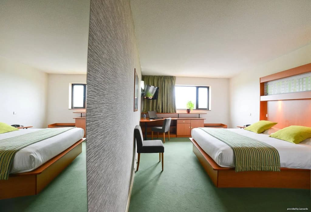 Hotel Archamps Porte Sud de Geneve - Photo 2