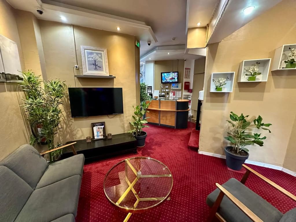 Hotel Victor Hugo - Photo 2