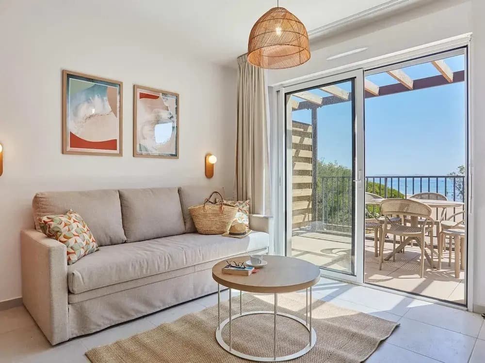 Apartment in Giens With Pool & Beach Access - Miniature 7