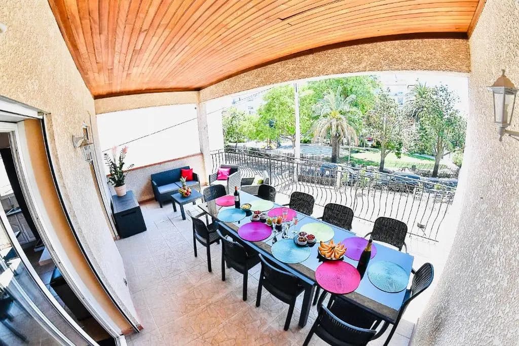 Spacieux T5, Terrasse, Proche Centre,Parking Prive - Miniature 7