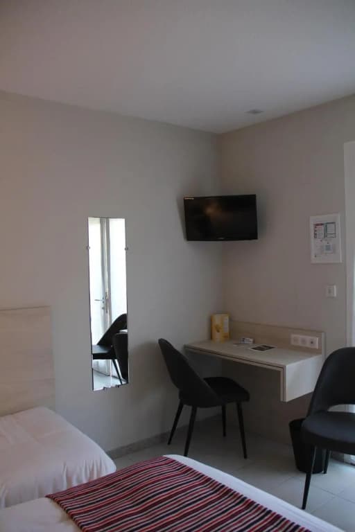 Hotel Saint Louis - Photo 4