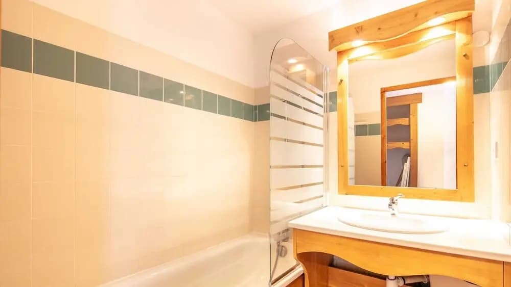 Alpine Apartment in Chamrousse - Miniature 6