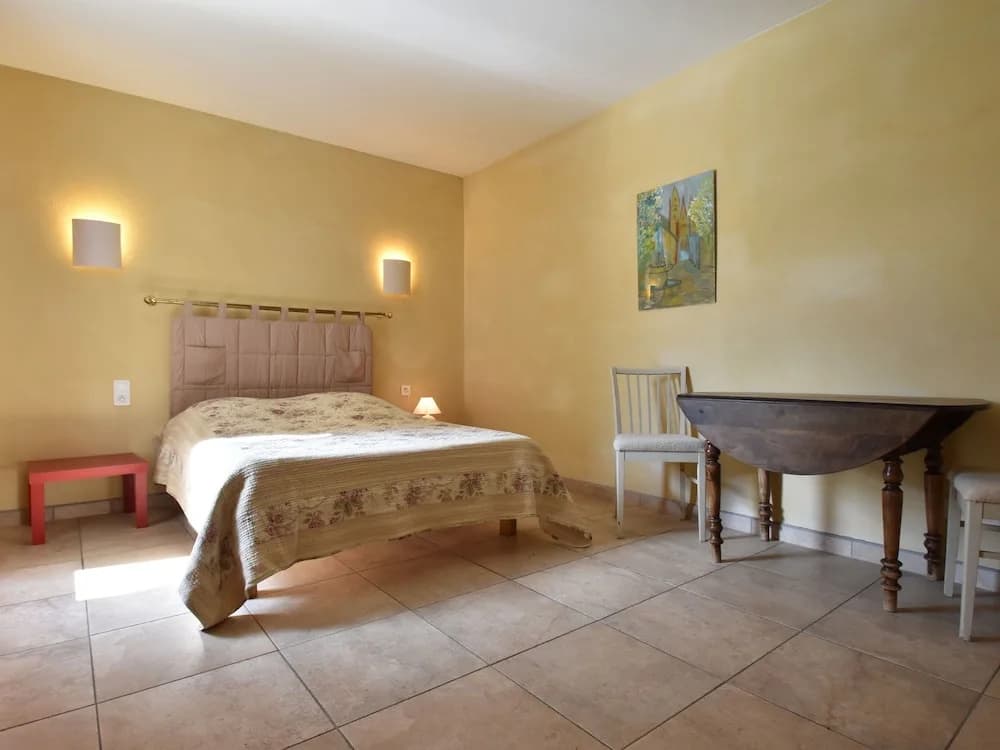 Spacious Villa in Vaison-la-Romaine with Swimming Pool - Photo 2