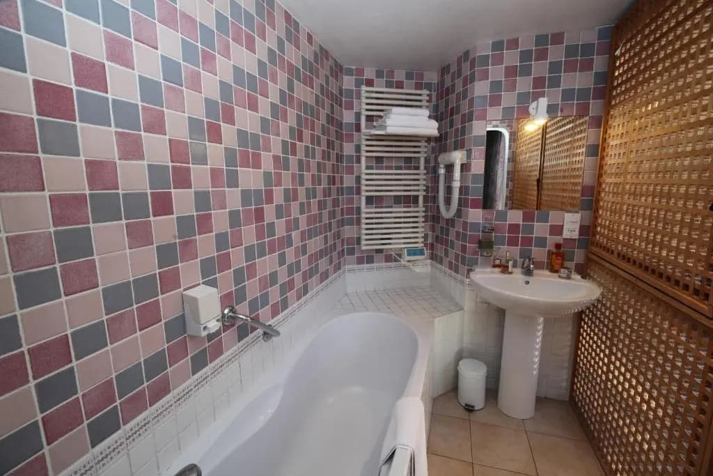 Very spacious apartment 140m2 for 8 to 11 people - Miniature 8