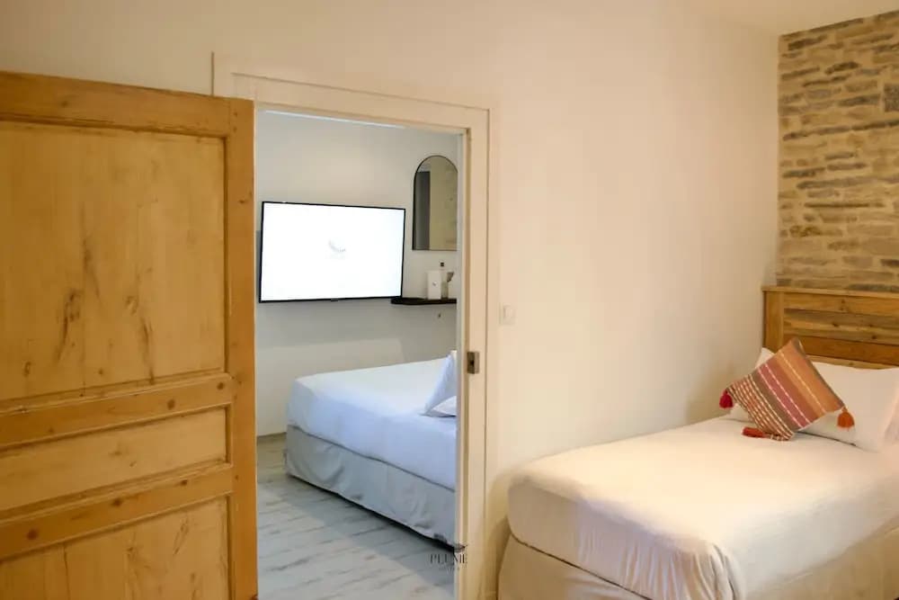 Plume Suites - Photo 4