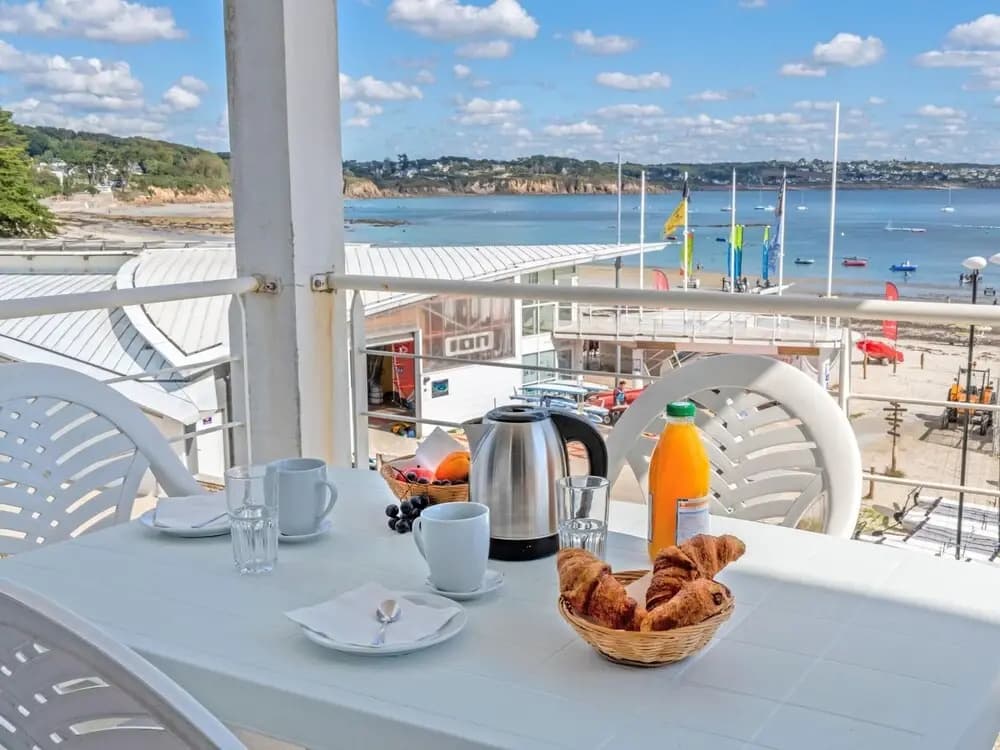 Sea-view Family Apartment - Miniature 7