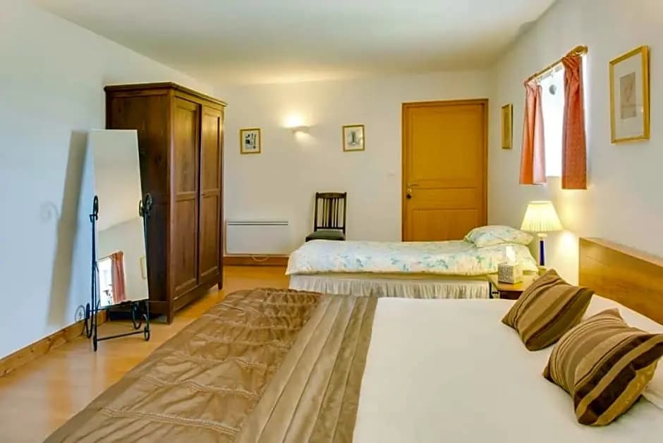 Charente Bed and Breakfast - Photo 3