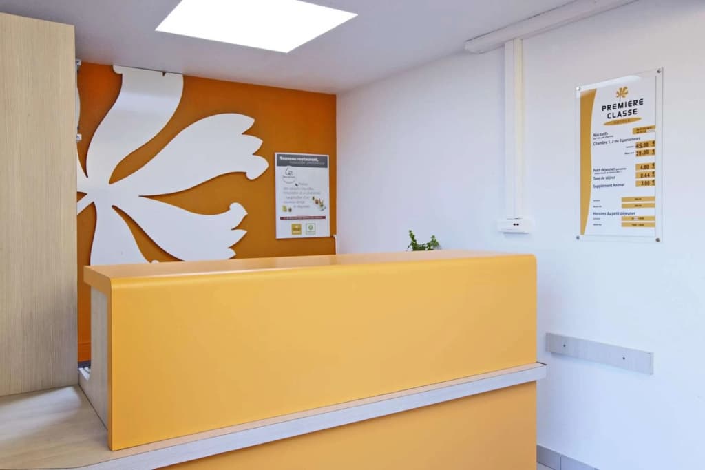 Hotel Premiere Classe Cherbourg - Tourlaville - Photo 2