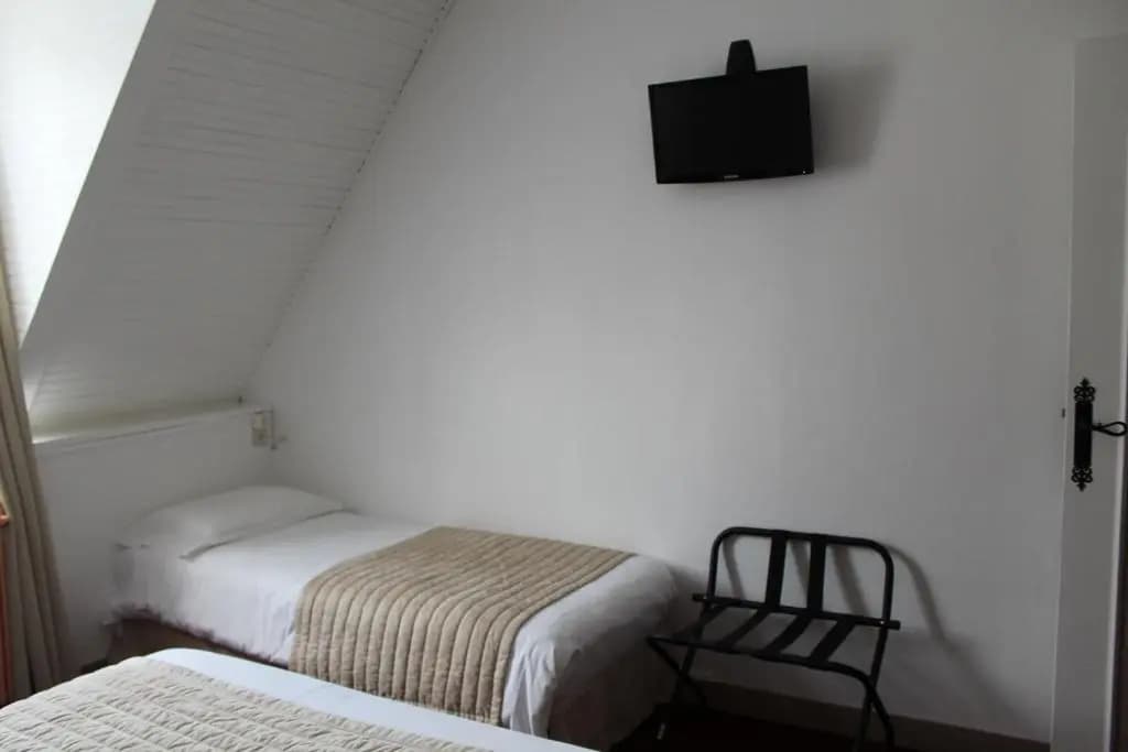 Hôtel Moderne - Photo 4