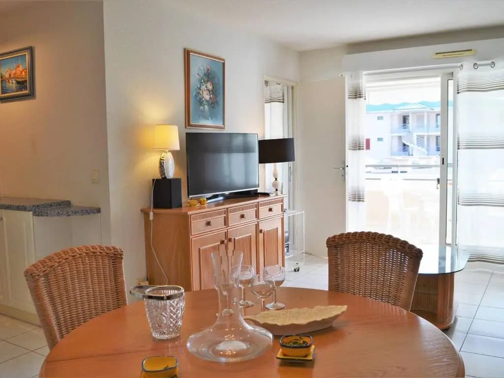 Appartement Le Lavandou, 2 pièces, 4 personnes - FR-1-251-399 - Photo 2