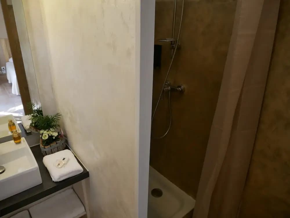 Hôtel les Ambres - Miniature 8