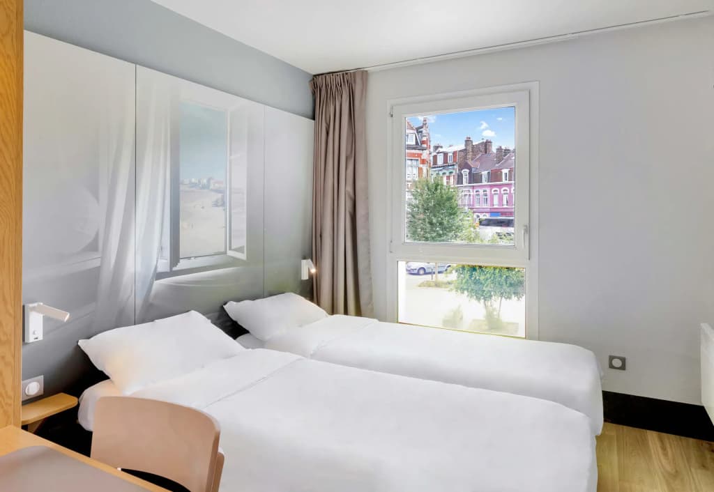 B&B HOTEL Dunkerque Centre Gare - Photo 3