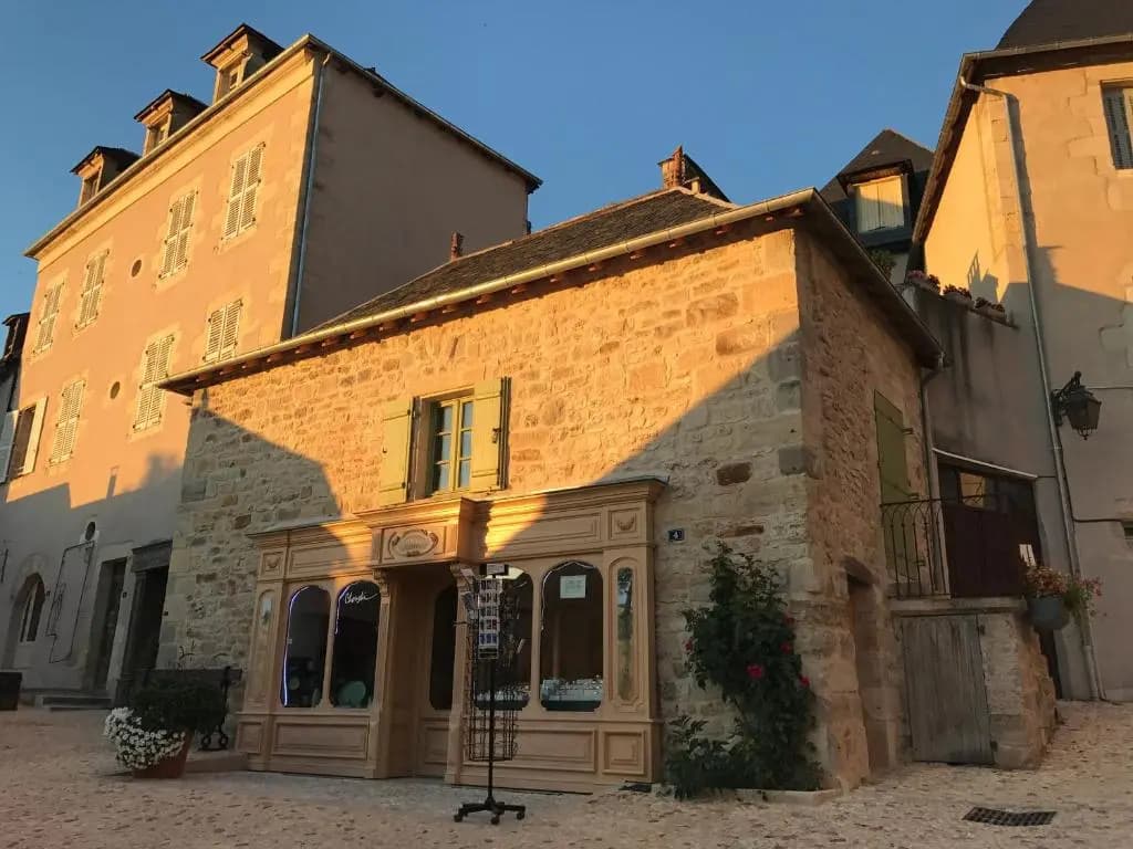 Maisons du Périgord Côté Vézère - Photo 1