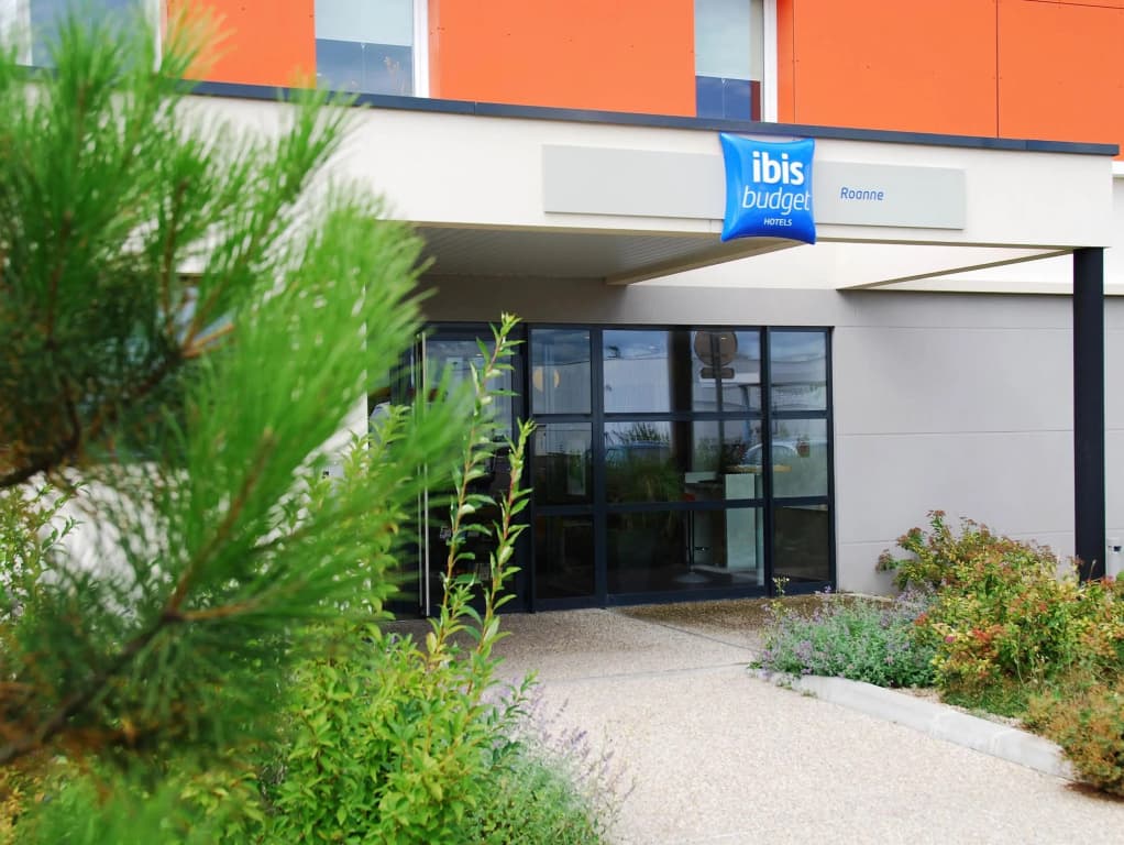 ibis budget Roanne - Photo 1