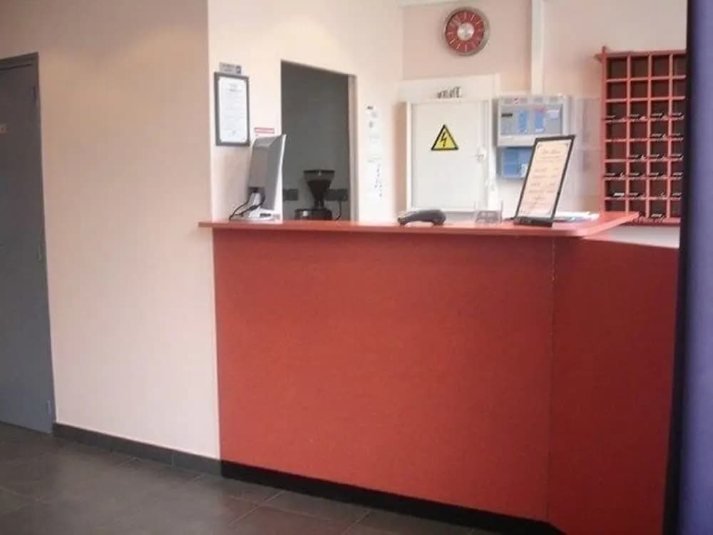 Hôtel Moderne - Photo 2