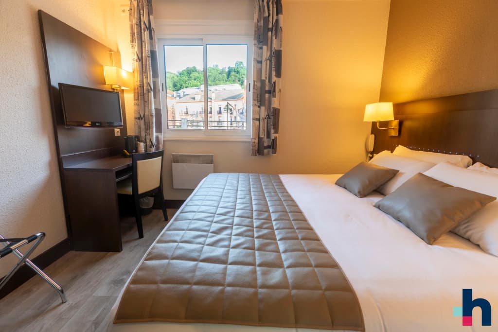 Hôtel Croix des Bretons Lourdes Pyrénées - Photo 2