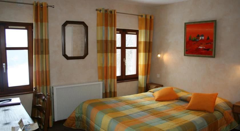Hotel Le Bouton D'Or - Photo 2
