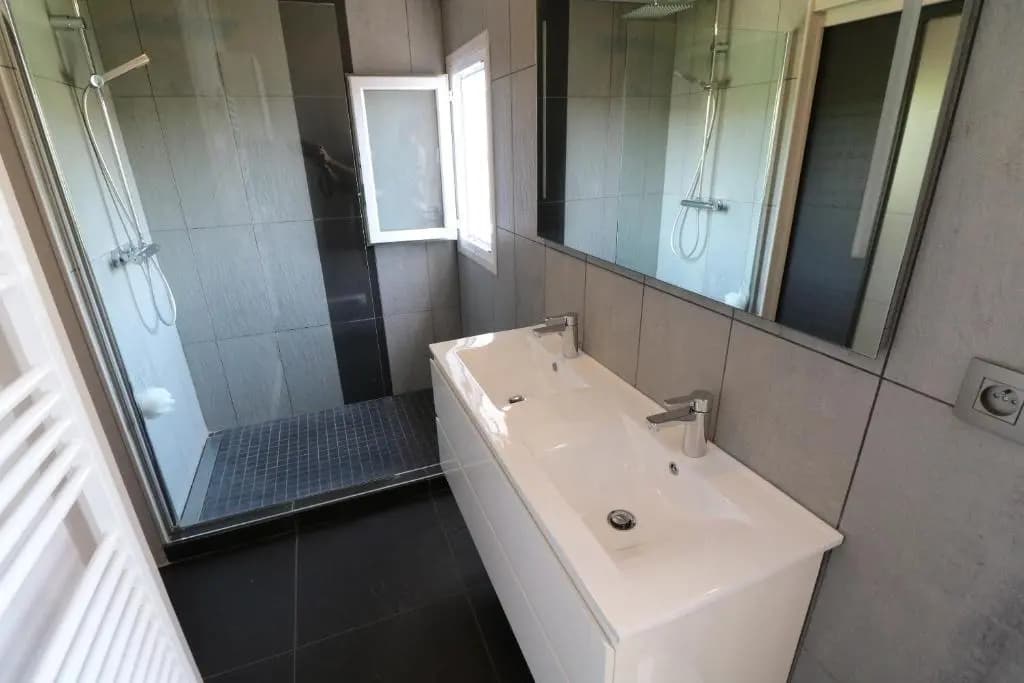 Quality 2 bedroom 9 mins from the Palais 342 - Miniature 8