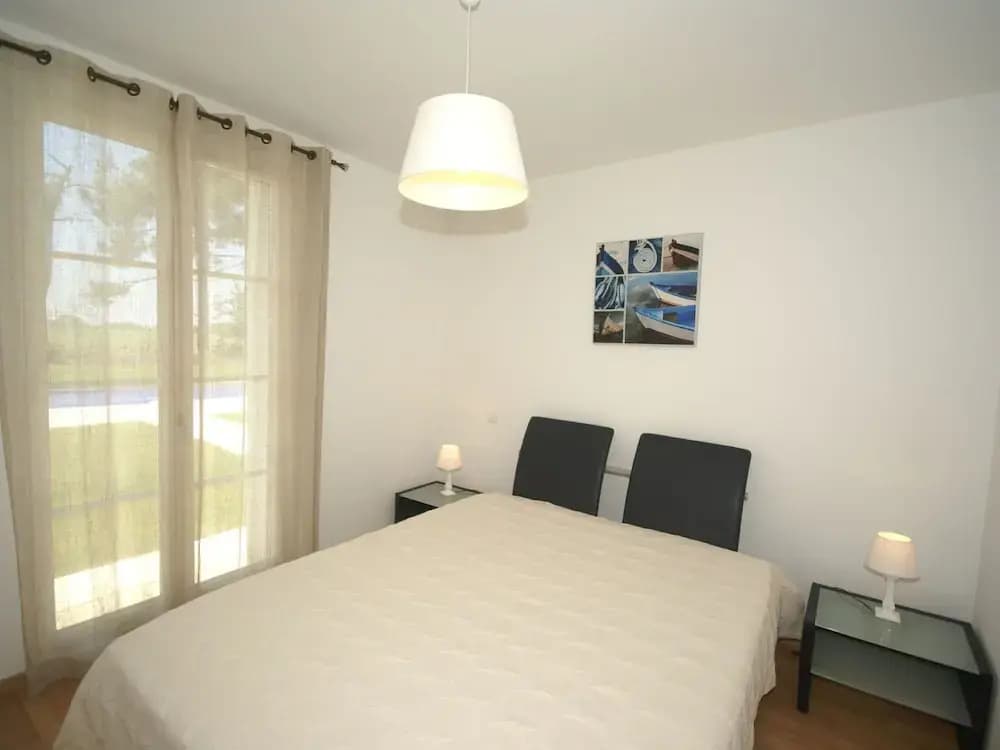 Spacious Villa With a Private Pool on a Golf Course in Loire - Photo 3
