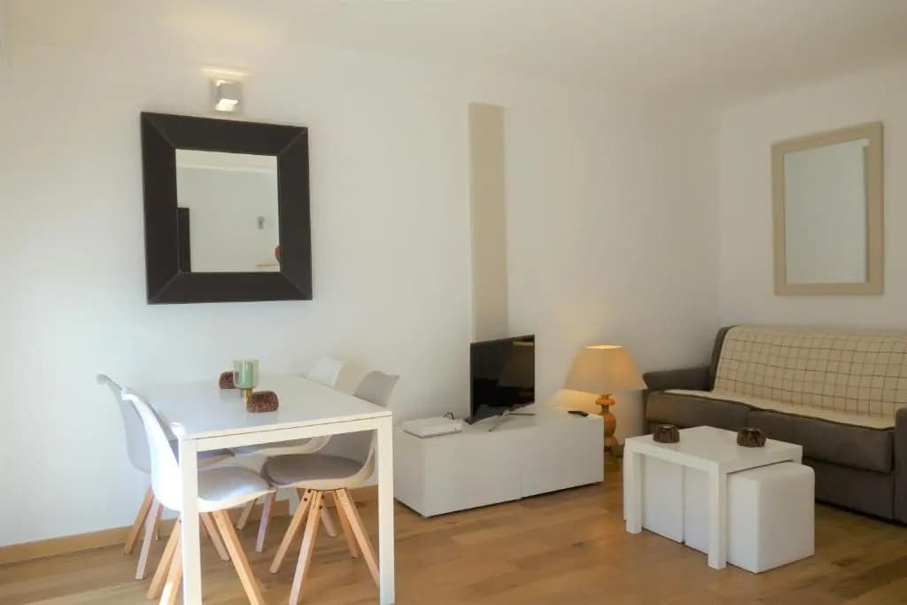 Rouaze Top Floor - Photo 2