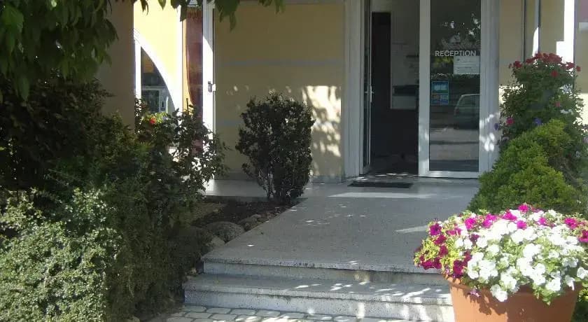 Hotel des Fleurs - Miniature 8