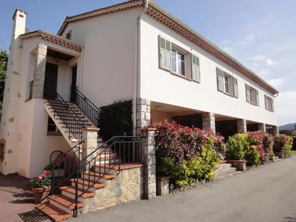 Hotel Du Bosquet - Photo 1