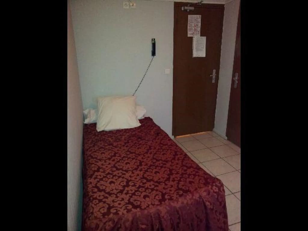 FM Hotel - Photo 2