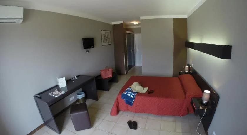 Beach Hotel - Photo 3