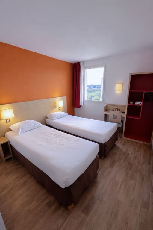 Hotel HubOne3 Istres - Photo 4