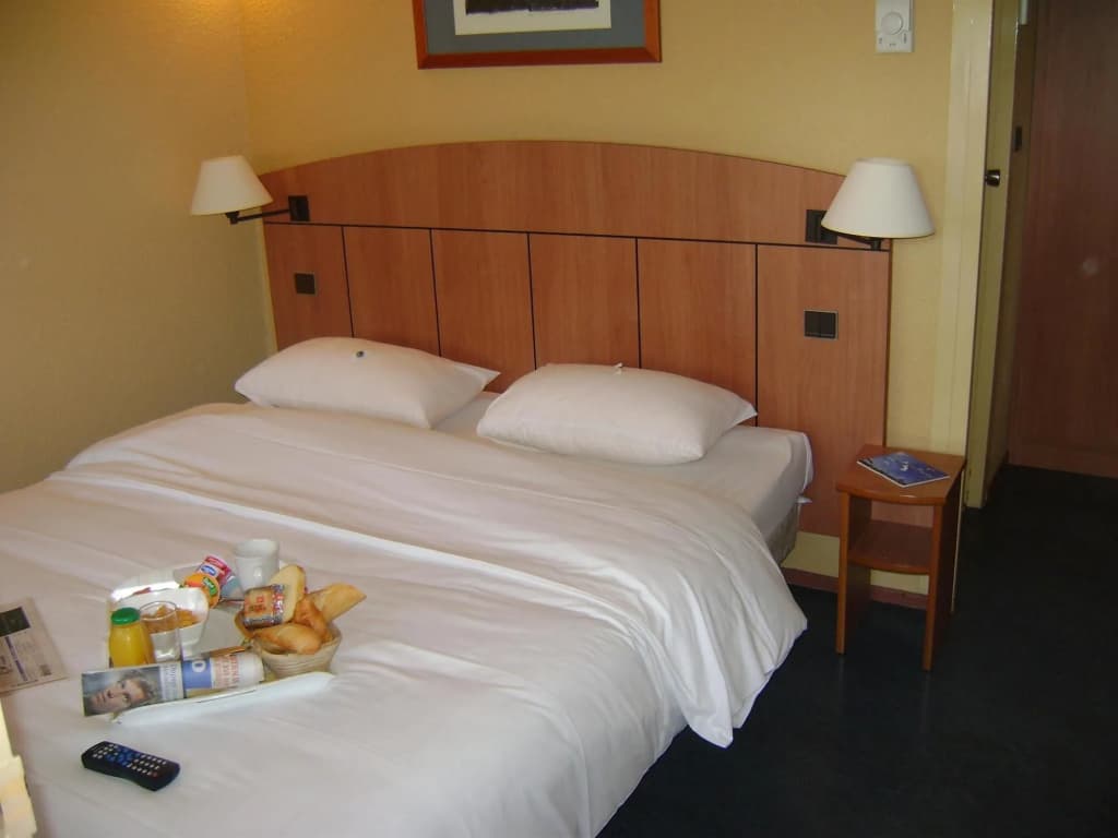 Hotel Kyriad Mulhouse Est - Lutterbach - Photo 3