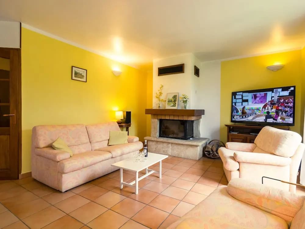 Cozy Holiday Home in Noves with Swimming Pool - Miniature 6