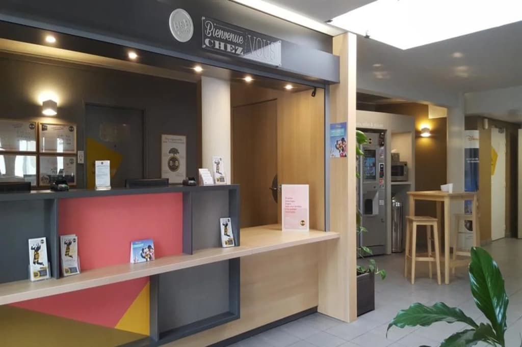 B&B HOTEL Marne-la-Vallée Bussy-Saint-Georges - Photo 2