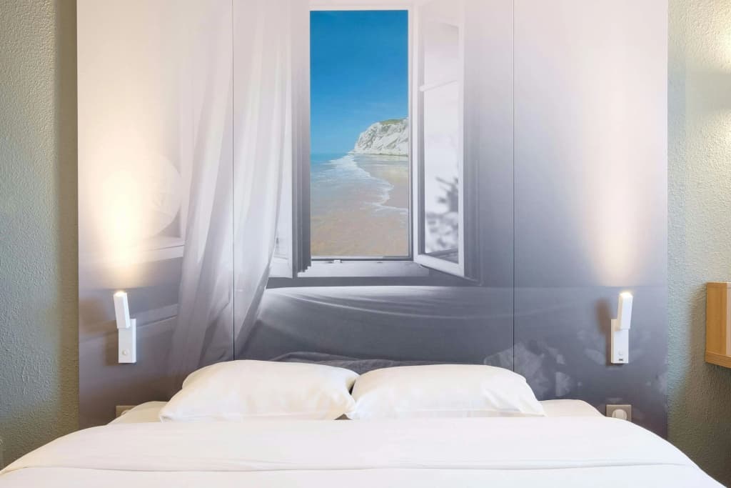 B&B HOTEL Calais Centre Saint-Pierre - Miniature 7