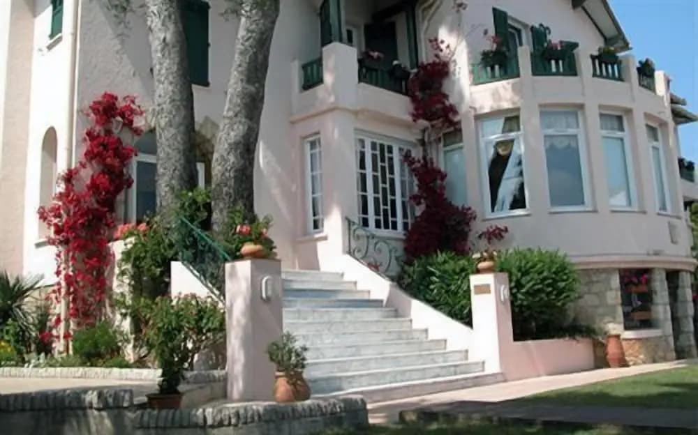 Hotel Garoupe Gardiole - Photo 1