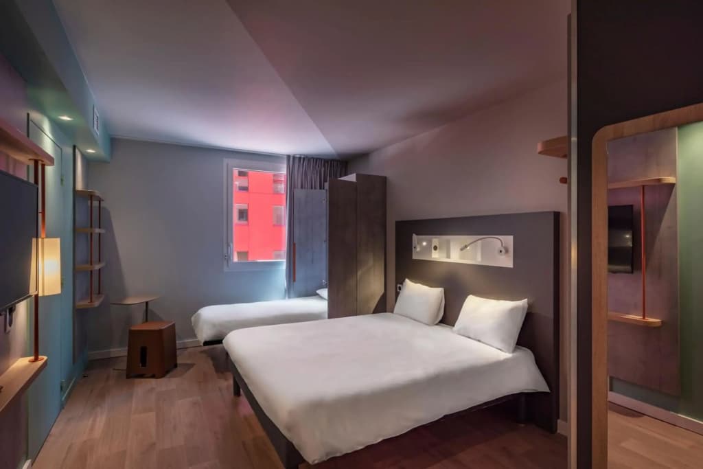 Ibis Budget Saint-Etienne Centre Gare Châteaucreux - Photo 3