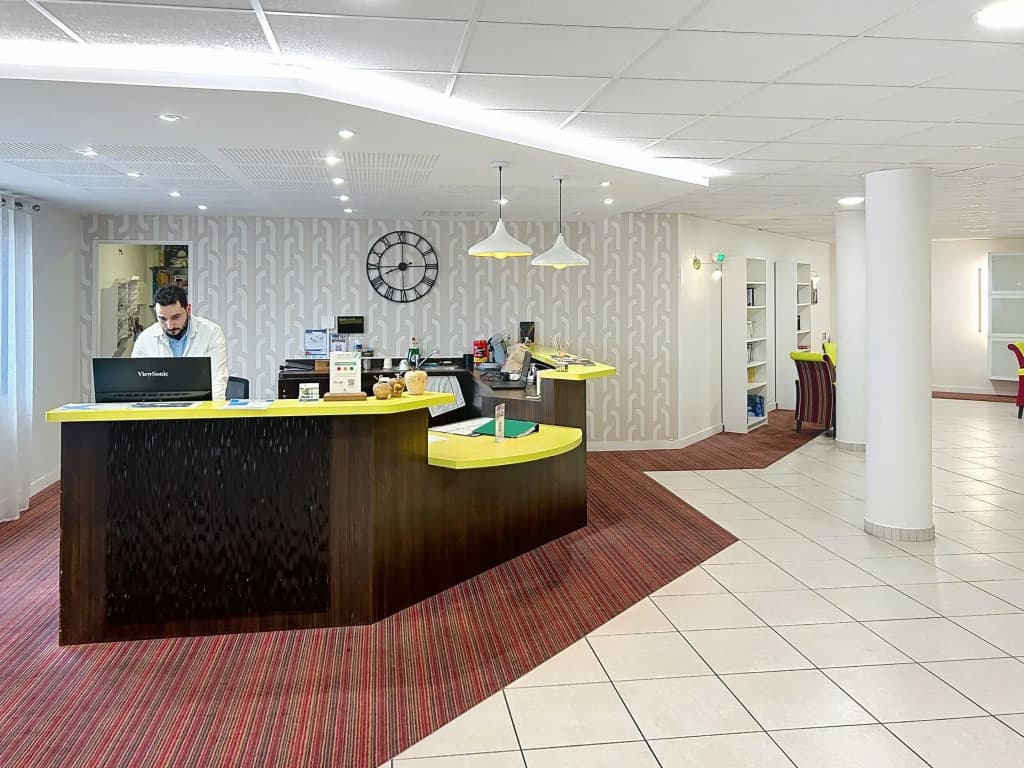 Terres de France - Appart'Hôtel Rouen Flaubert - Photo 2