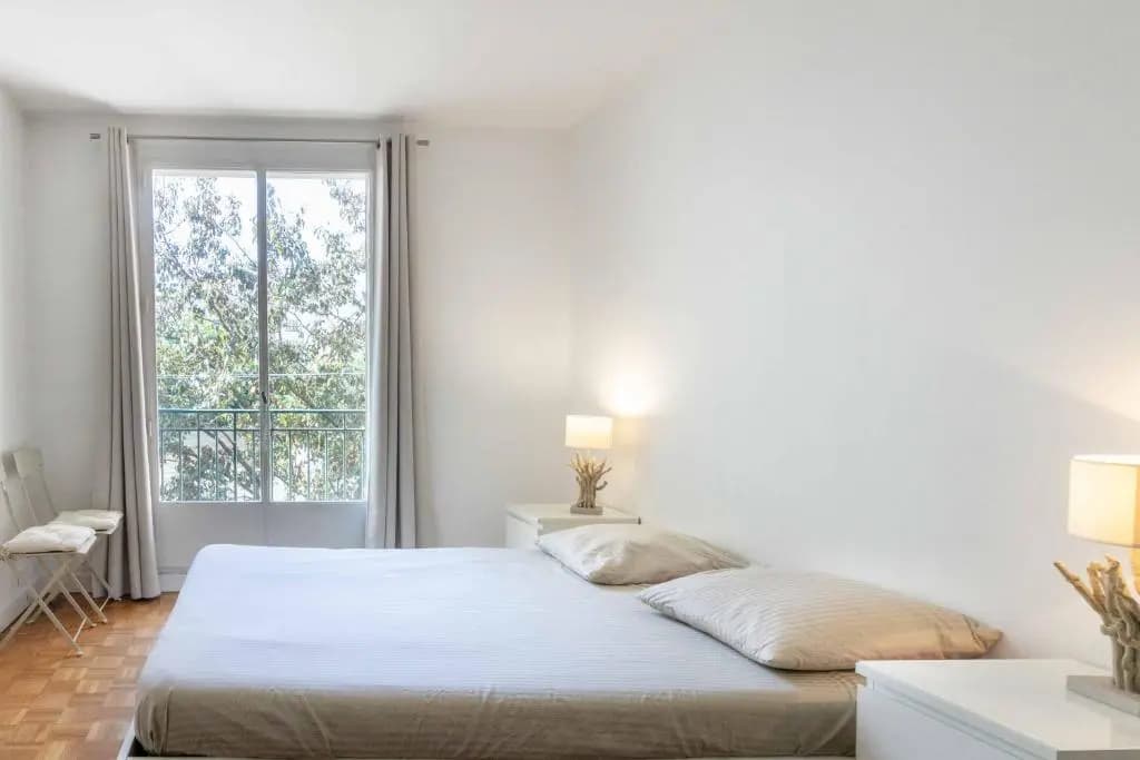 Paris City – Spacious 3 bedroom flat for families -3 minutes from metro station - Photo 1