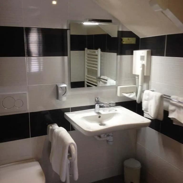 Citotel La Chaumiere Roz Aven - Miniature 8