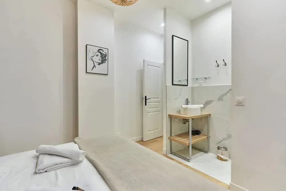 Apartment Center of Paris Sacre Coeur - Photo 3