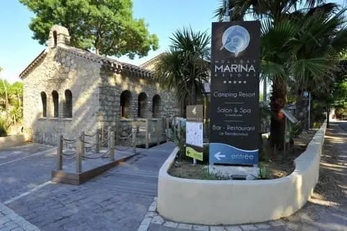 Holiday Marina Resort - Photo 4